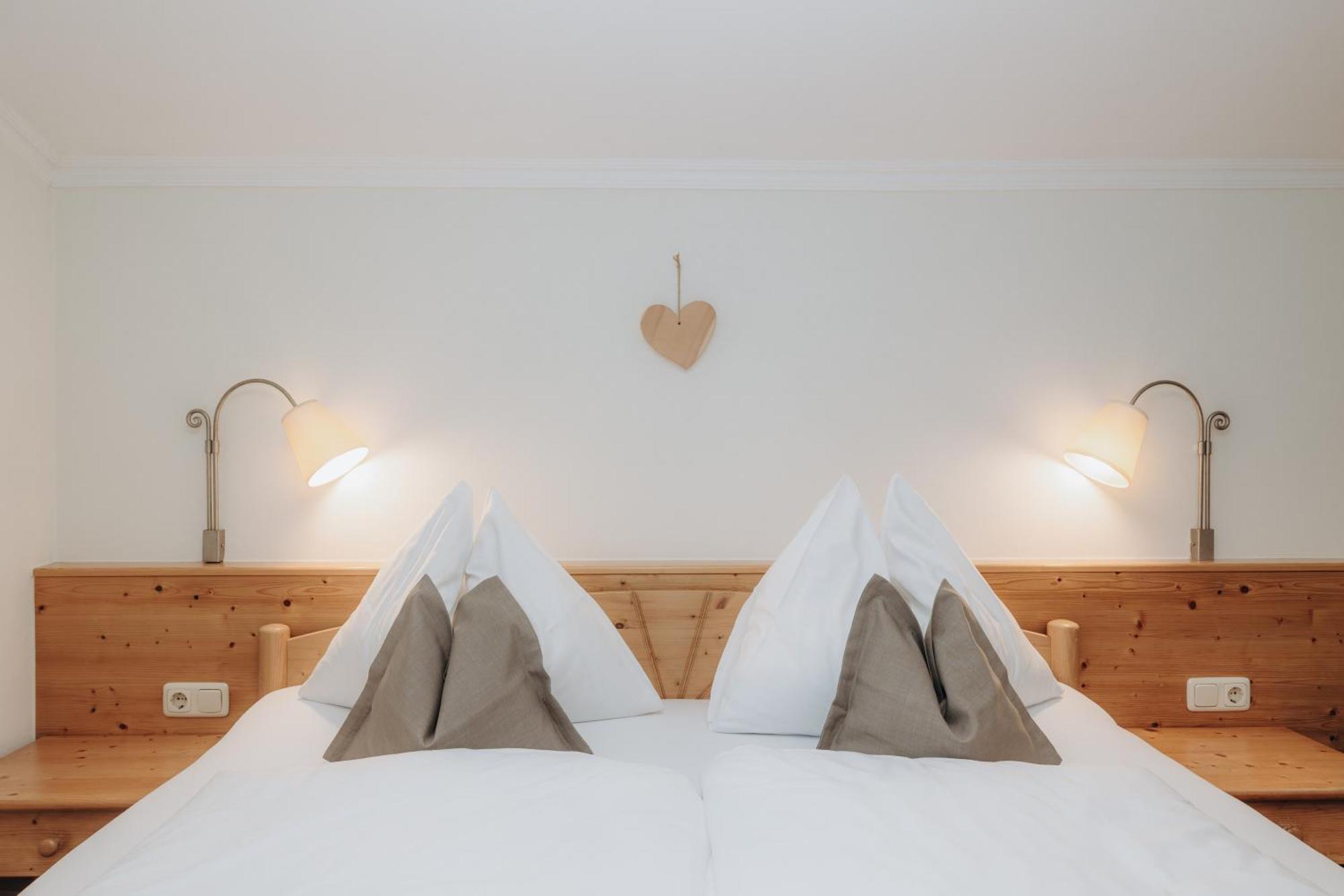 Hotel Krone Grossarl Bagian luar foto